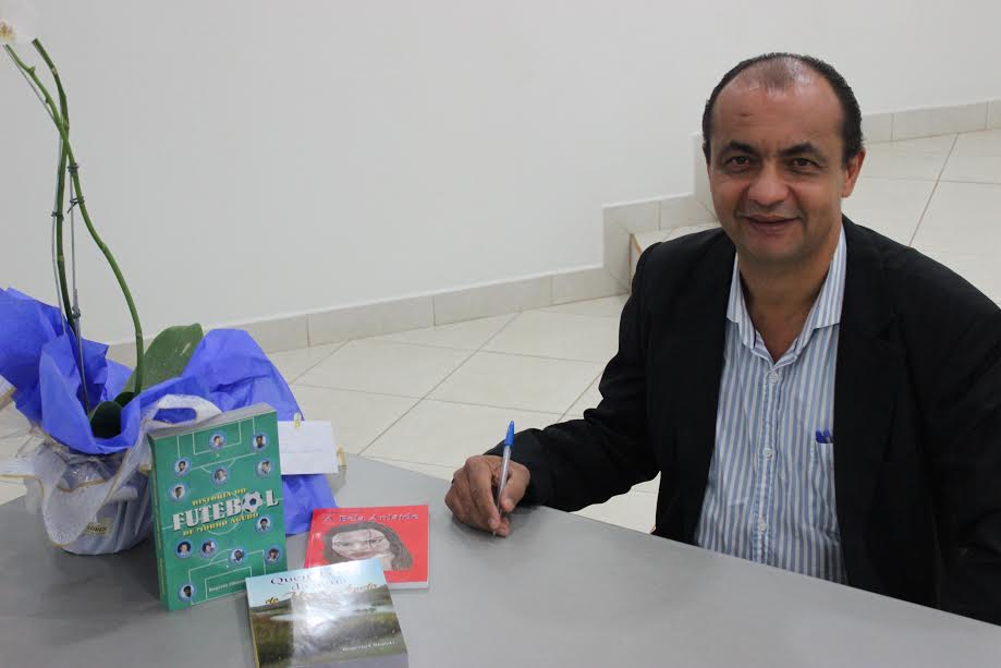 O jornalista e escritor Rogério Chiaroti lança na segunda-feira, 24, seu novo livro (Foto: Reprodução)